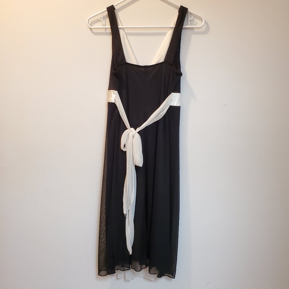 Dress - Picture 2 of 5